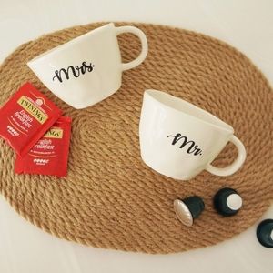 Mr and Mrs mug set